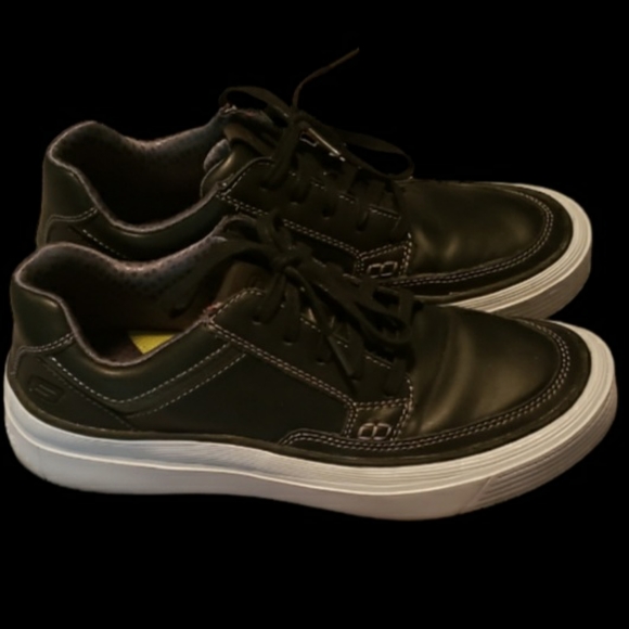 Skechers - Picture 2 of 3